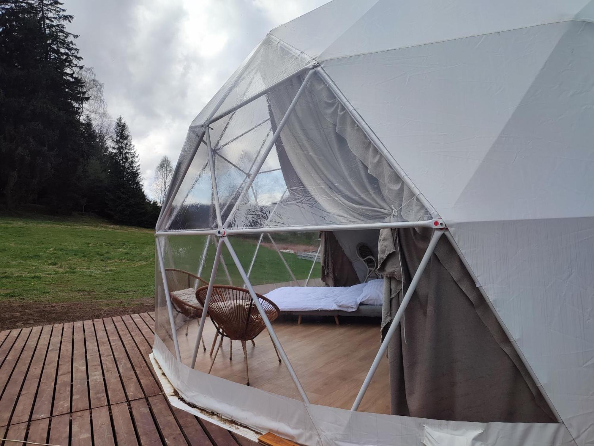 Forrest Glamp Hotell Mieroszow Exteriör bild