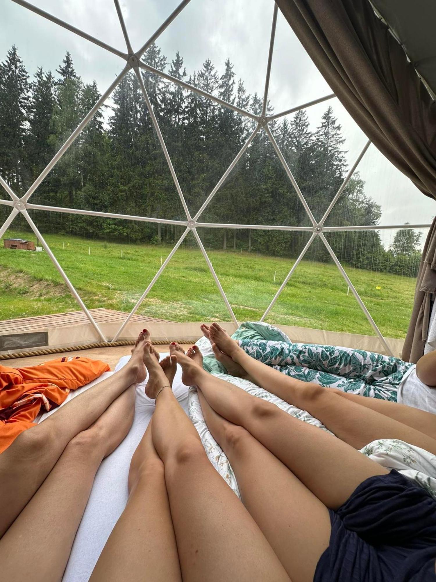 Forrest Glamp Hotell Mieroszow Exteriör bild